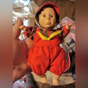 Vintage Gi Go Expressions Crying Doll    3/24